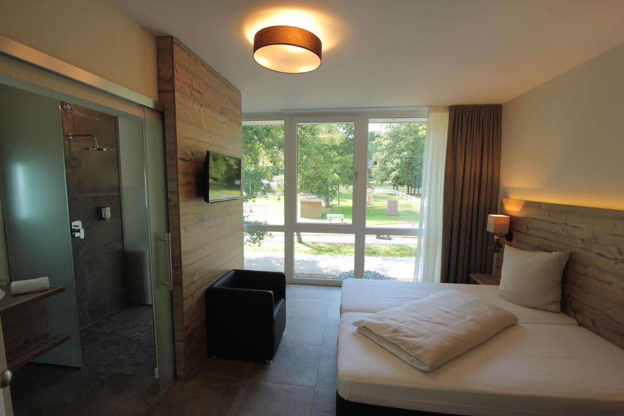 Landhotel Weihermuehle Thaleischweiler-Froschen Екстериор снимка